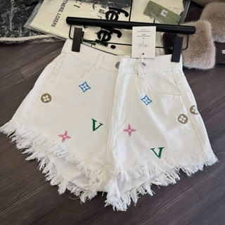 quần short jean nữ thêu hoa rách gấu tua rua loại đẹp chuẩn