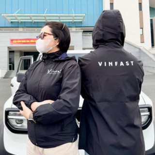 Áo khoác Vinfast nam nữ có mũ 2 lớp, freesize dưới 80kg, unisex, chống nước nhẹ. Vinfast windproof jacket