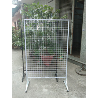 Kệ Lưới Có Chân Treo Phụ Kiện