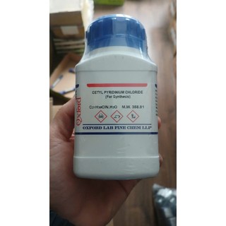 Hoá chất CETYLPYRIDINIUM CHLORIDE 99% CAS NO 6004-24-6 chai 100g