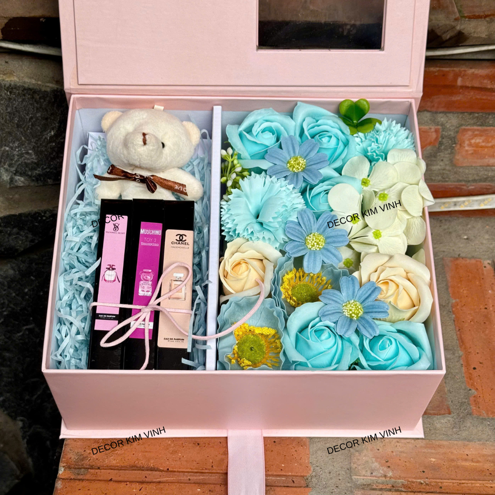 Hộp Hoa Hộp Quà Tặng Có Bướm Bay QUA02, QUA03 Quà Tặng Ý Nghĩa 8/3, Sinh Nhật, Valentine