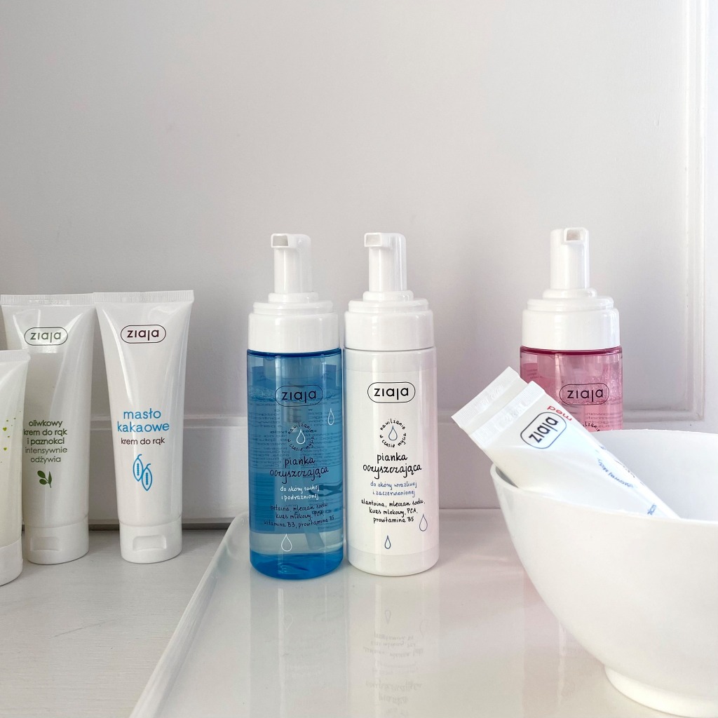 Sữa rửa mặt dạng bọt Ziaja Pianka thành phần tự nhiên làm sạch dịu nhẹ dành cho da nhạy cảm 150ML