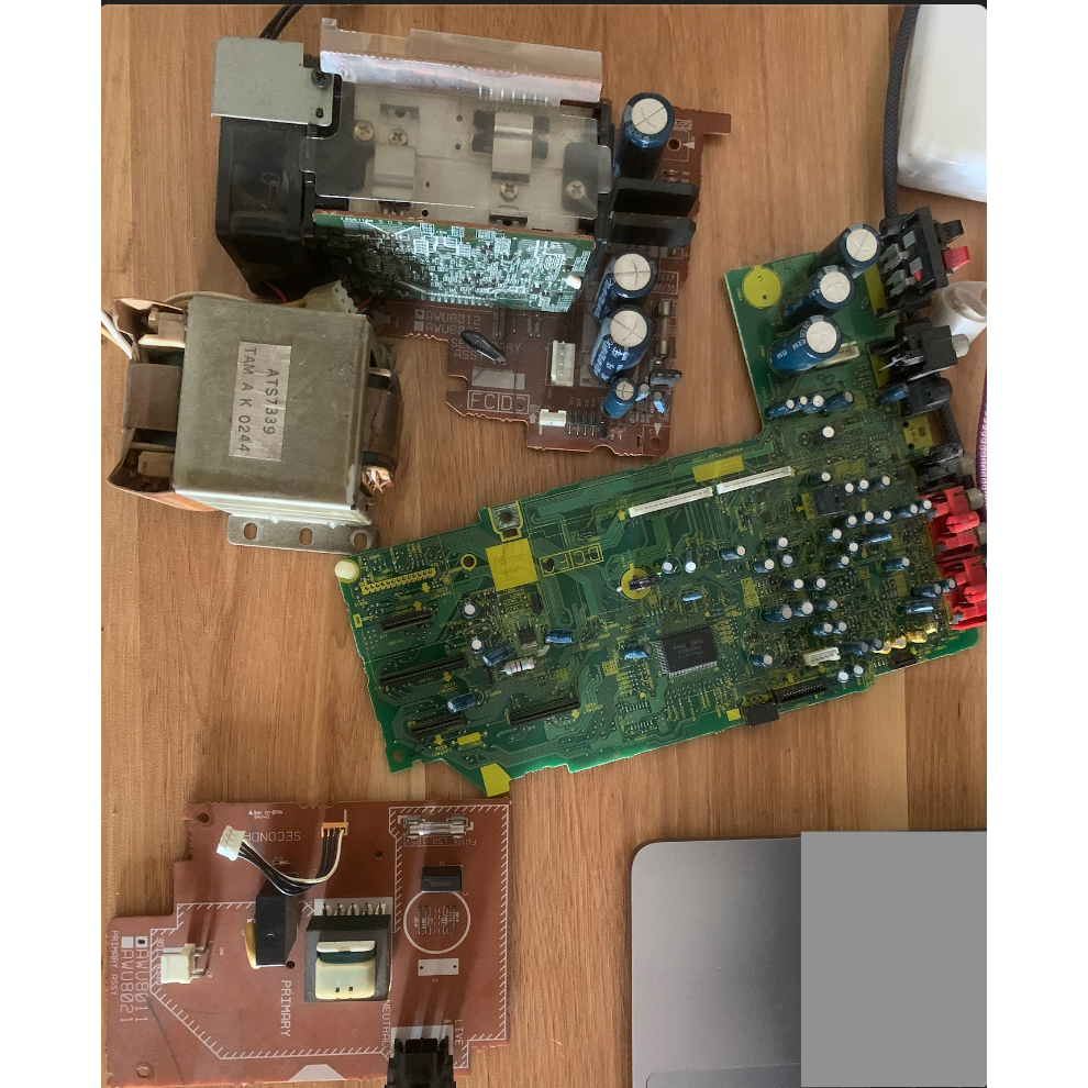 Bán bộ mạch (không nguồn) amply pioneer như hình.