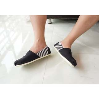 Hàng Order Trung quốc ~ 2 tuần - Giày Toms Sọc đen