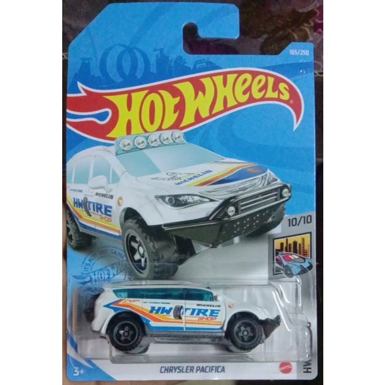 Mô hình xe minivan Hot Wheels Chrysler Pacifica