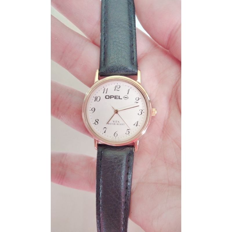 1 đồng hồ Nữ thương hiệu Opel nội địa Nhật.Mặt bọc vàng, size mặt 30-31,5..