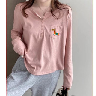 Áo thun nữ dài tay kiểu nút vạt bầu Menina, áo thun dài tay nữ form vừa chất cotton thời trang.