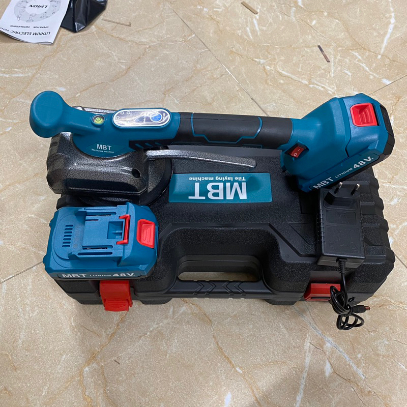 Máy ốp lát gạch men, máy đầm rung dùng pin Makita 18-21V chân phổ thông, nút cảm ứng, 5 cấp tốc rung