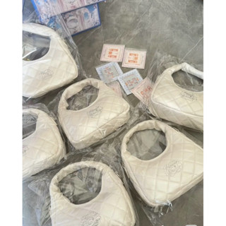 Có Sẵn Túi xách  bản mới ra của Hoa Biet