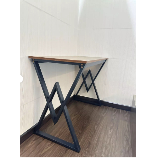 Bàn Làm Việc Khung Sắt Hình Tam Giác Sơn Tĩnh Điện Mặt Gỗ MDF – Thiết Kế Hiện Đại | BigBuy360 - bigbuy360.vn