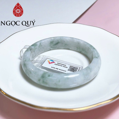 Vòng cẩm thạch A Myanmar - Ngọc phỉ thúy type A bản hẹ chất nếp bông xanh ni 50-56mm (kèm kđ type A) - Ngoc Quý