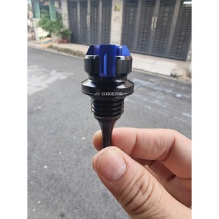 Ty thăm nhớt BIKERS phù hợp lắp nhiều loại xe máy. Ty bằng nhôm màu kết hợp cao su dẽo giúp đậy khít lổ châm nhớt.
