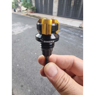 Ty thăm nhớt BIKERS phù hợp lắp nhiều loại xe máy. Ty bằng nhôm màu kết hợp cao su dẽo giúp đậy khít lổ châm nhớt.