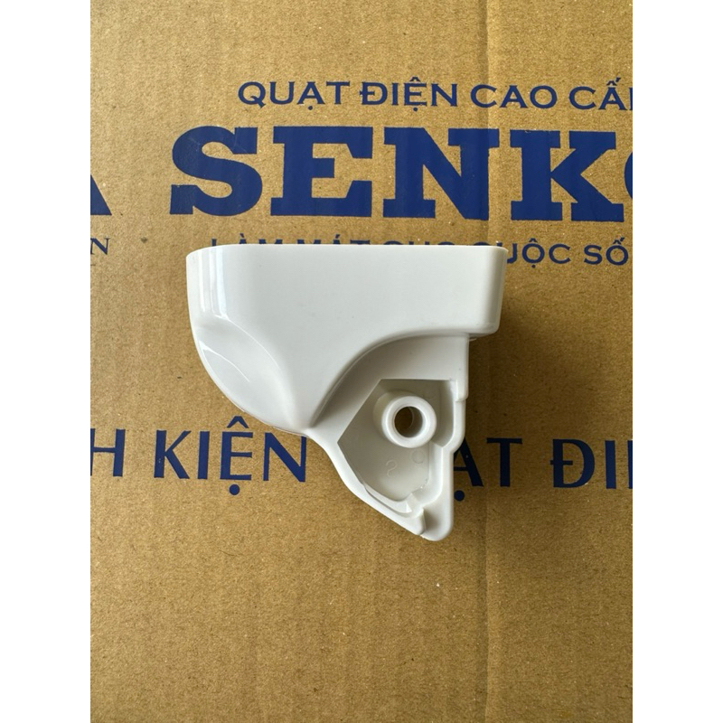 Chính Hãng-Cổ quạt đứng Senko-DD1602,DR1608