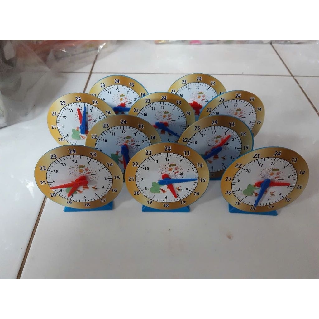 đồng hồ học sinh tiểu học