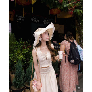 SET Set áo crop nude bèo tay tiên phối của chân váy