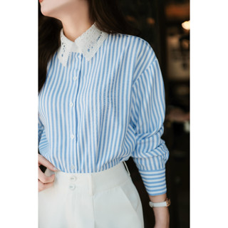 [ LACHY ] - Áo sơ mi kẻ xanh trắng cổ ren trắng - A04