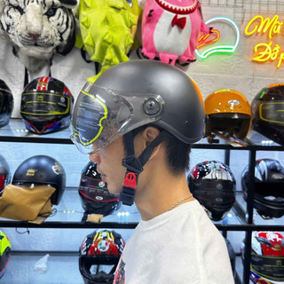 Mũ bảo hiểm 1/2 có kính che mắt
