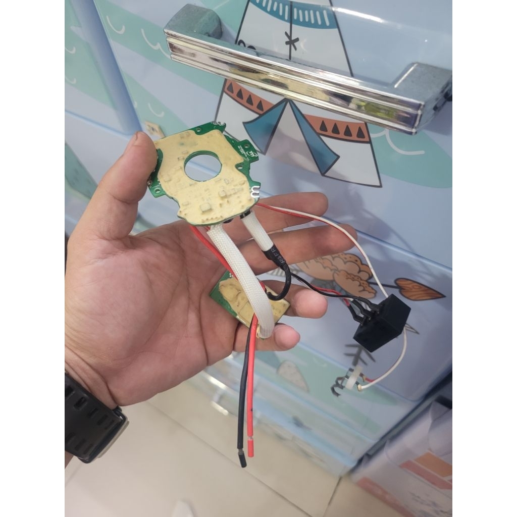 Mạch mài góc Ryobi 18V không than đời cũ