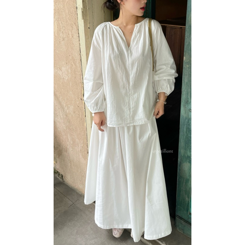 𝐏𝐞𝐭𝐢𝐥𝐥𝐚𝐧𝐭 - 𝐈𝐬𝐨𝐥𝐝𝐞 𝐒𝐡𝐢𝐫𝐭 (Áo cổ V form rộng)