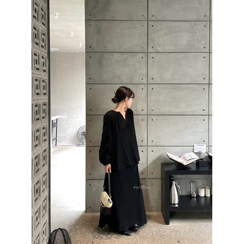 𝐏𝐞𝐭𝐢𝐥𝐥𝐚𝐧𝐭 - 𝐈𝐬𝐨𝐥𝐝𝐞 𝐒𝐡𝐢𝐫𝐭 (Áo cổ V form rộng) | BigBuy360 - bigbuy360.vn