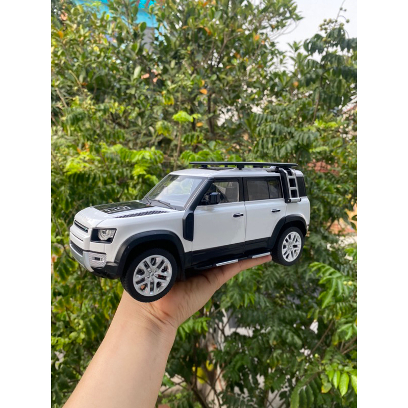 Mô hình xe Land Rover Defender 110 Tỉ Lệ 1:18 Kim Loại, Mở Full, Chi Tiết