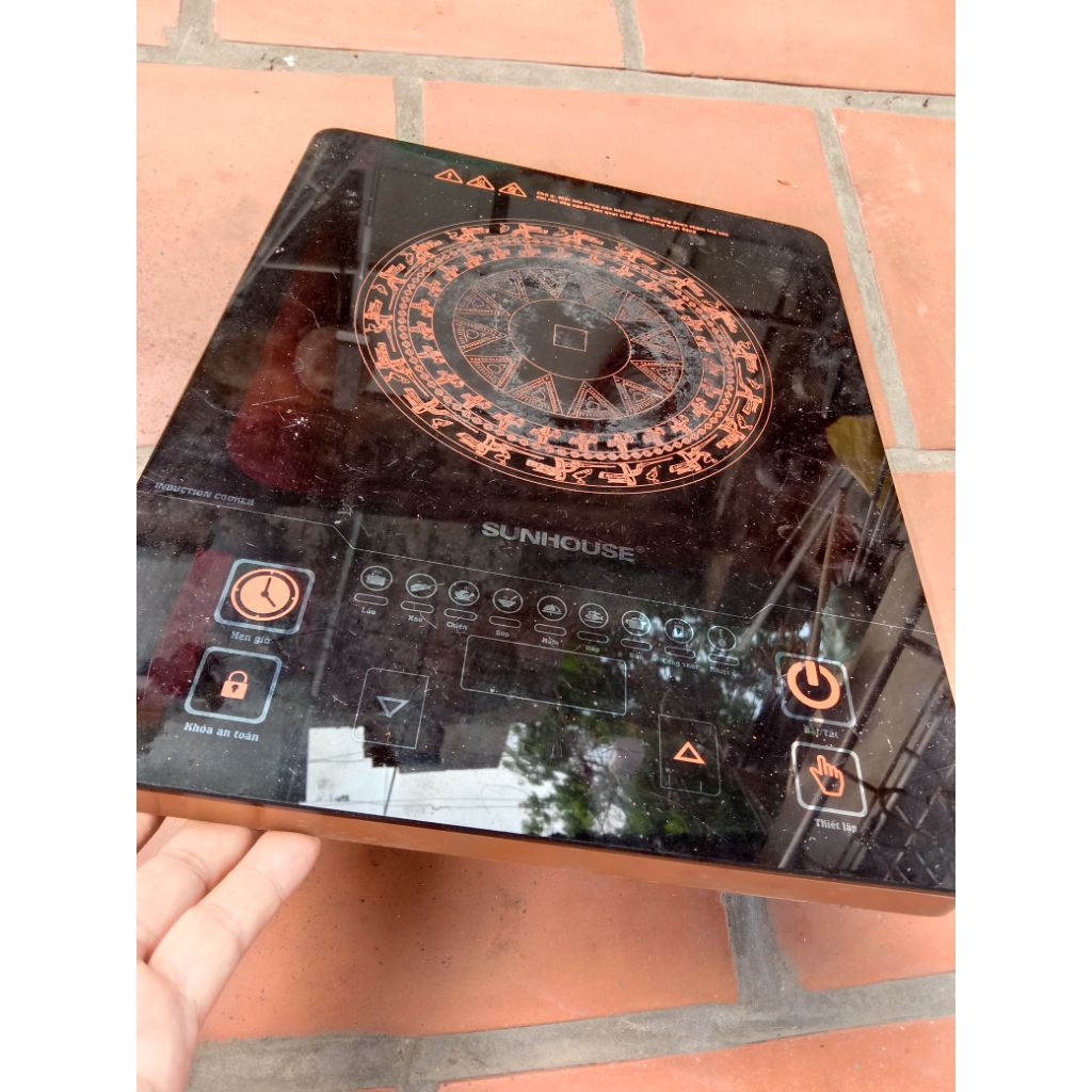 Mặt kính của bếp từ SUNHOUSE SHD6864, SHD6863, SHD6873, SHD6876 tháo bếp còn đẹp (không phải cả cái 