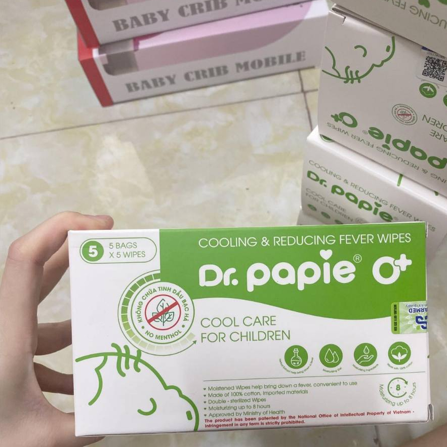 Khăn lau hạ sốt Dr Papie giúp bé giảm thân nhiệt nhanh