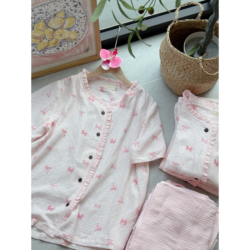 Bộ đồ ngủ nữ, đồ bộ pijama cộc cổ tròn viền bèo muslin thoáng mát - Dreamer