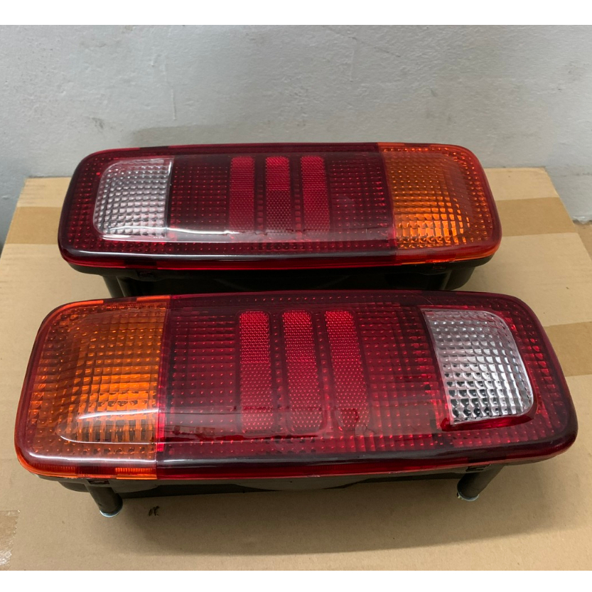   L-06  Bộ Đèn Hậu Đèn Xi Nhan Đèn Lái Phía Sau Chụp Đèn Xe Tải KIA 1T4 Kia Frontier K2700 K3000. K165 K190 K140. 