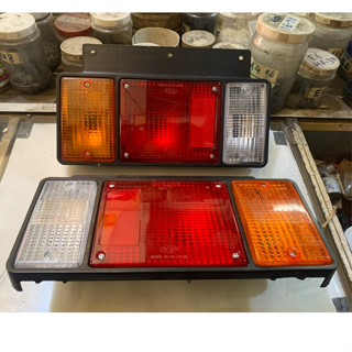   L-31  Bộ Đèn Hậu Đèn Lái Sau Chụp Đèn Xe Tải ISUZU 1.9-8 Tấn QKR 210,230,270,91ps NPR NMR NQR FRR FVR...Loại Tốt 