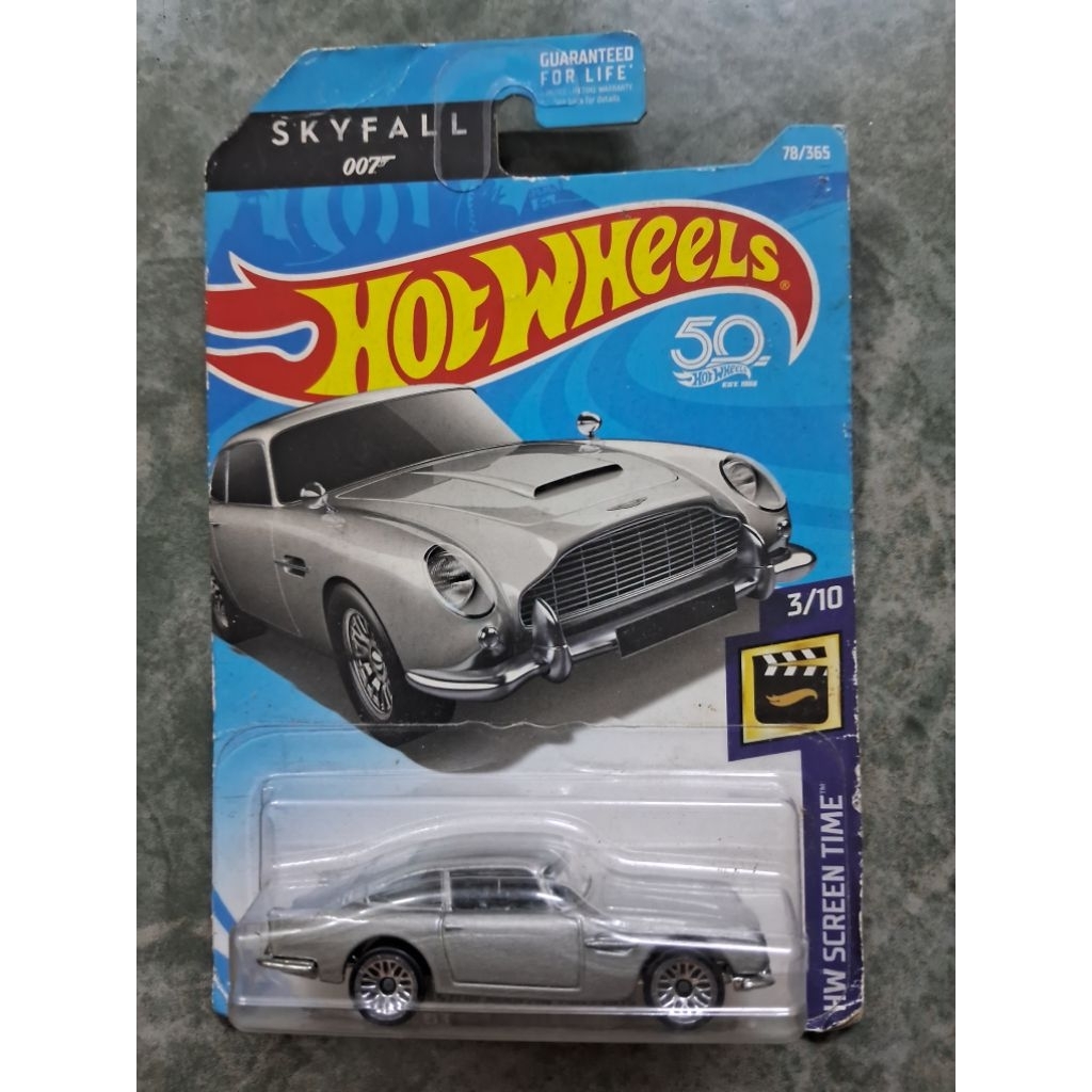 [CARD XẤU] HOT WHEELS ASTON MARTIN 1963 DBS - SKYFALL 007