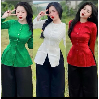 Bộ Bà Ba, áo gấm cổ tròn, tay dài, cài nút phía trước, quần lụa satin