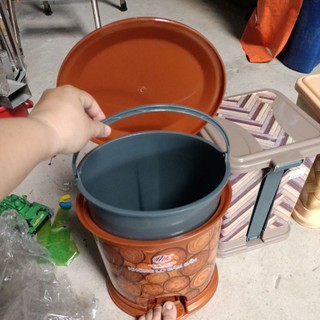 thùng rác đạp oval nhỏ Tý Liên