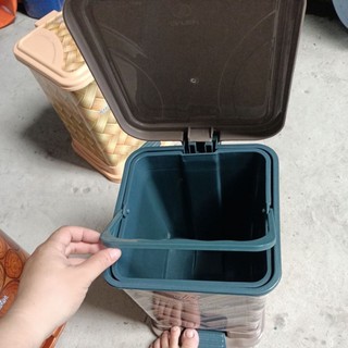 thùng rác đạp oval nhỏ Tý Liên