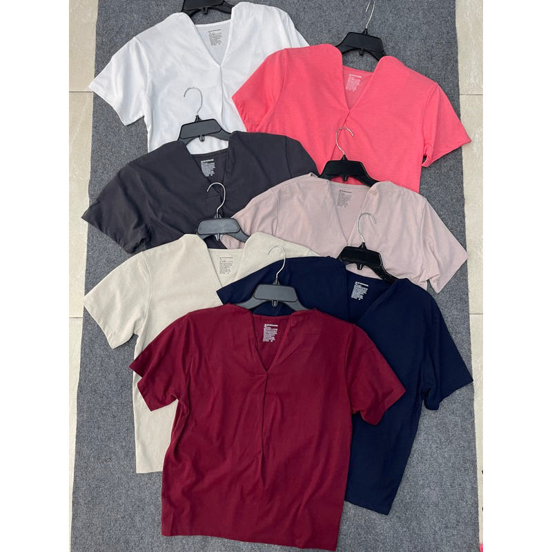 #The Blues - Áo Kiểu Nữ Cổ V THE BLUES TVM-T2S/22-707 SALE 50K PVH