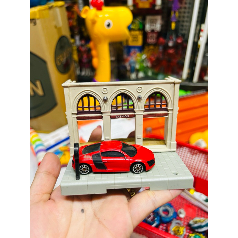 Mô hình xe Audi R8 V10 & City Diorama Fashion Shop Set