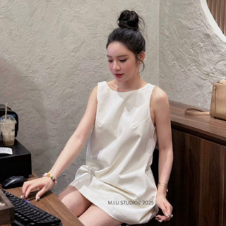  MIU.STUDIO • Váy xuông trơn sát nách thiết kế xoắn lưng basic  Đầm babydoll dáng ngắn xoè cổ tròn bầu bí bon chen Imog 