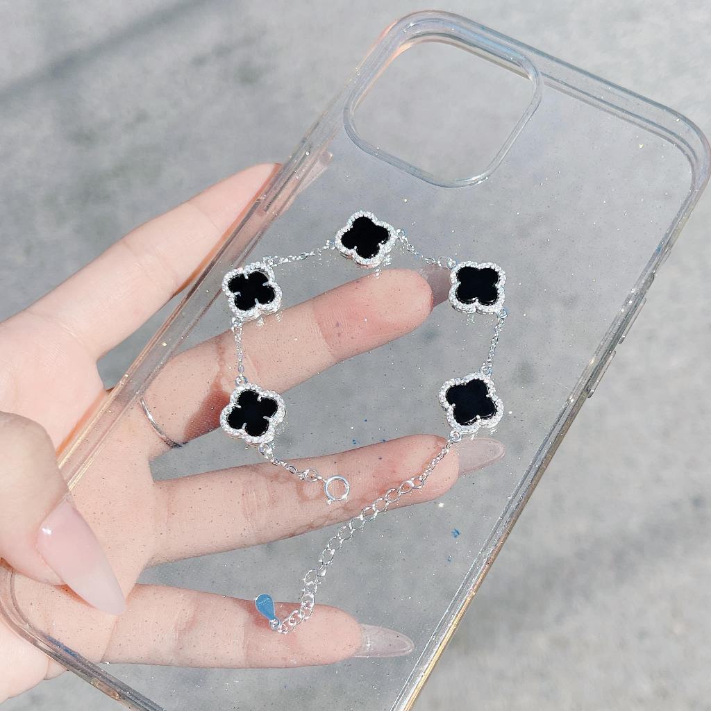 Lắc tay cỏ 4 lá bạc ta đeo 2 kiểu