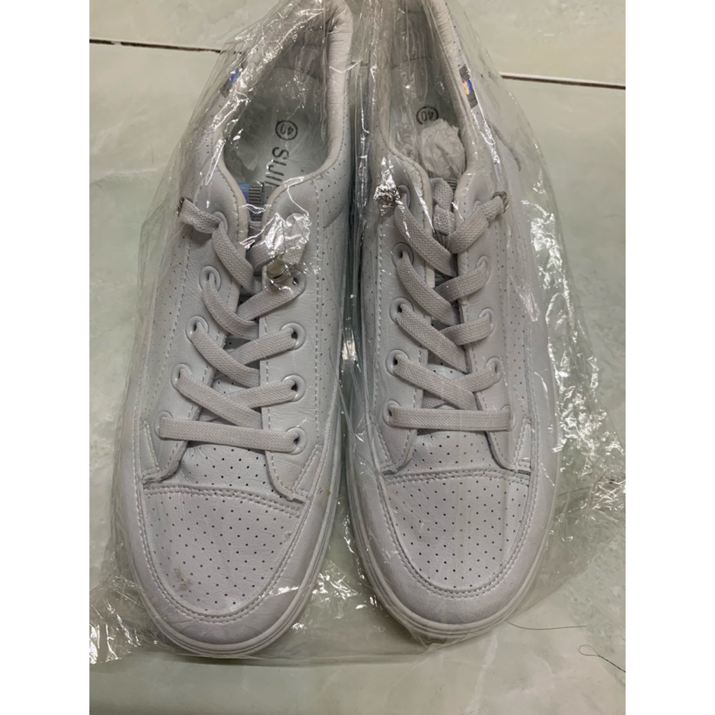 Giày trắng pata nam sz 40 unisex