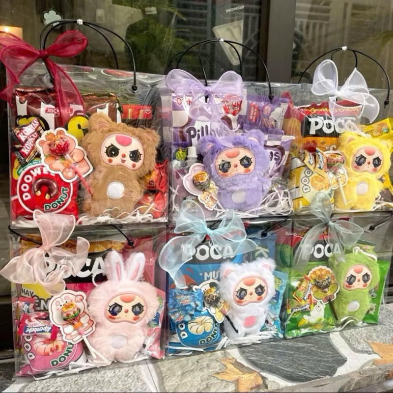 Túi quà mica bánh kẹo mix móc khoá gấu bông BB3 theo tông màu làm quà tặng cực xinh