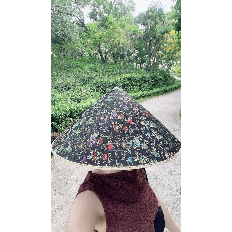 Nón Lá Huế - Nón lá người lớn che nắng che mưa nhẹ, là phụ kiện để đi du lịch