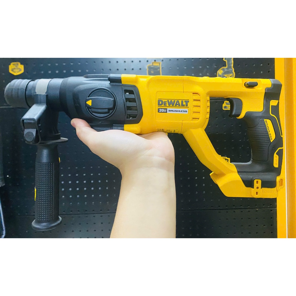 [ Hàng Chính Hãng ] Khoan bê tông Dewalt DCH 133. Bảo hành chính hãng Dewalt Việt Nam 1 năm