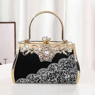 Túi dinh đá CDT319 có quai đeo tay tiện sử dụng khi mang theo túi de