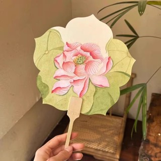 Quạt Cầm Tay Bằng Gỗ Hình Hoa Sen Điệu Đà Phong Cách Cổ Trang Mùa Hè Mát Mẻ Quà Tặng Cho Bạn Gái