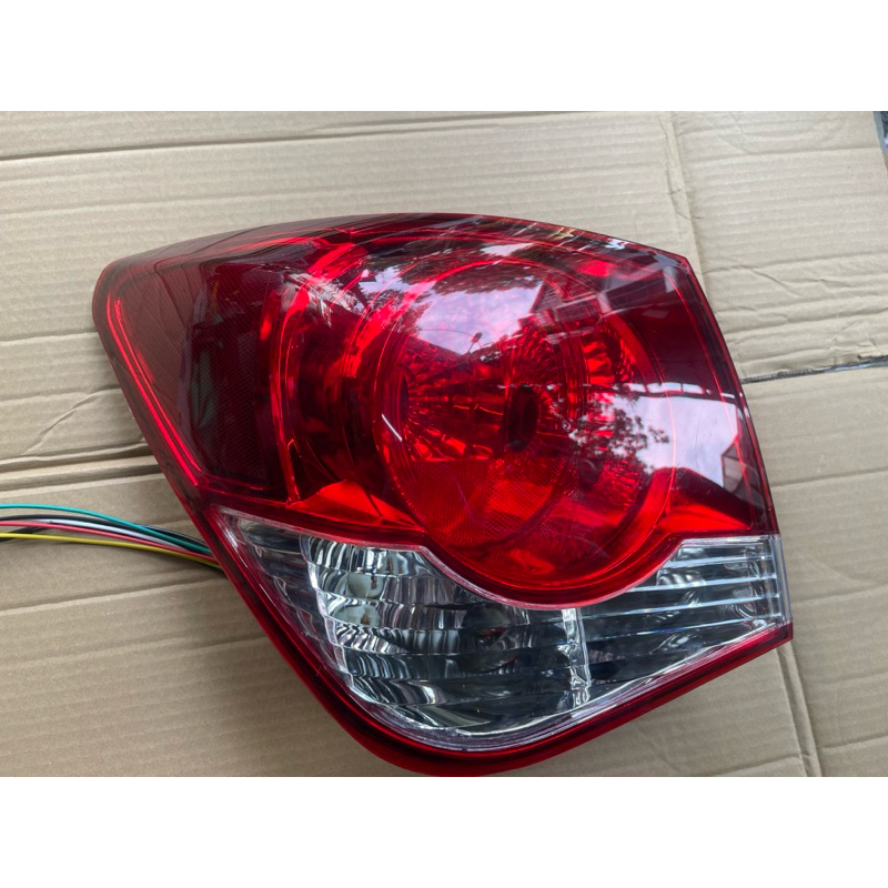 ĐÈN HẬU NGOÀI XE LACETTI CDX NHẬP