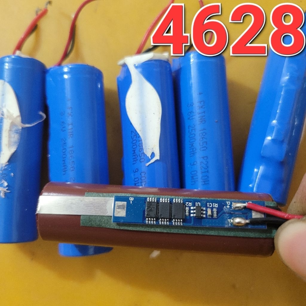 pin cũ tháo máy tăm nước 18650 2000mah 2500mah có mạch bảo vệ cũ qua sử dụng (giá 1 viên)