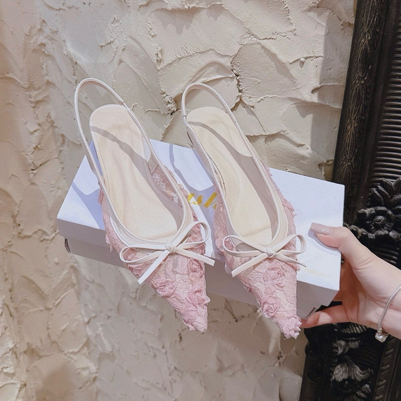 Giày Bệt Thêu Ren Hoa Nổi Đính Nơ Tiểu Thư- V.32- Giày Slingback mũi nhọn hottrend 2025