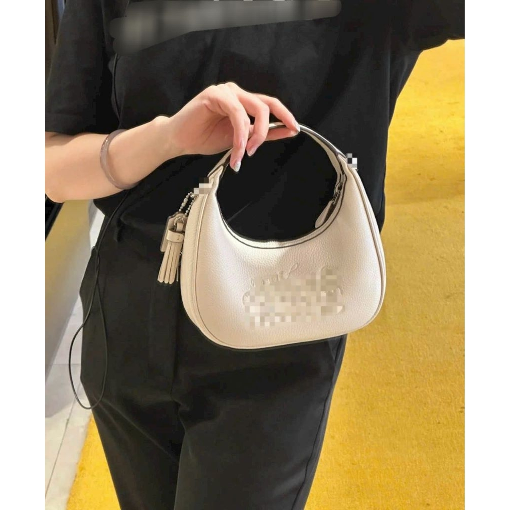 Carmen Mini Crossbody Bag dạo phố cực sang