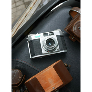 Máy ảnh film cổ làm decor, trưng bày hoặc đạo cụ chụp hình